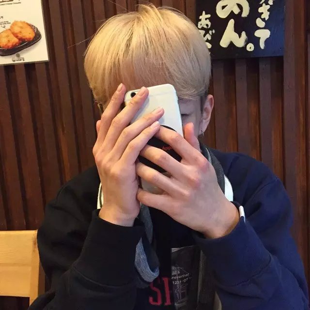 赵轮婷娥
