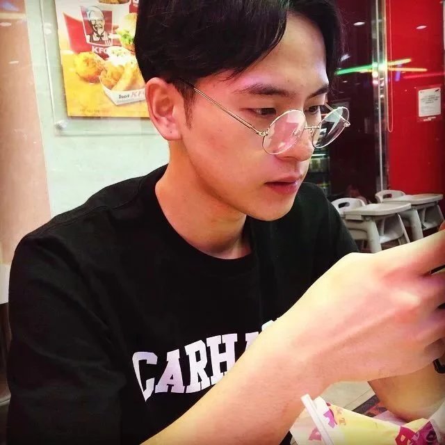 卢裕宝韦